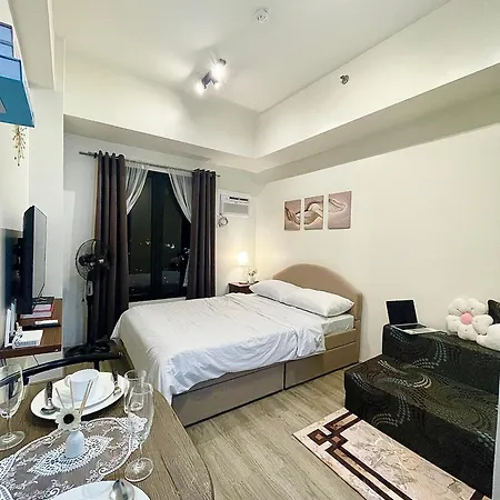 Peaceful Studio At The Median - City Skyline View, Short Walk To It Park