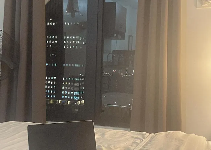 Aparthotel Peaceful At The Median - Skyline View, Short Walk To It Park