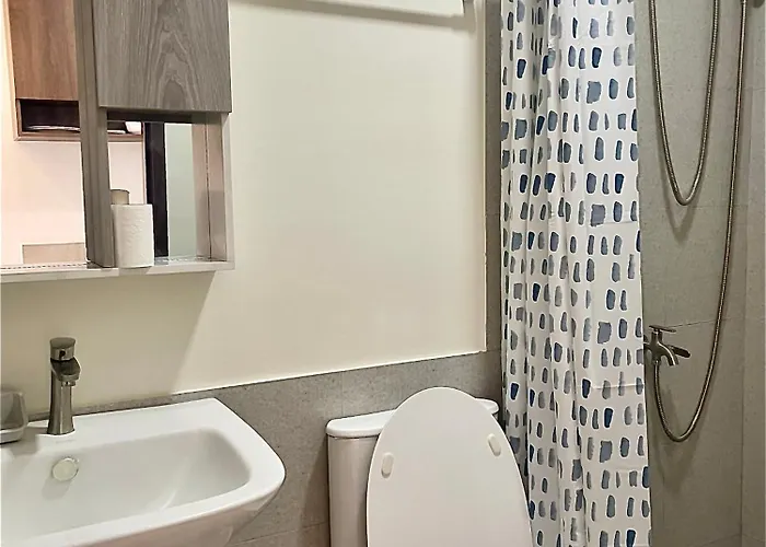 Apartahotel Peaceful Studio At The Median - Very Near In It Park & Waterfront 4*